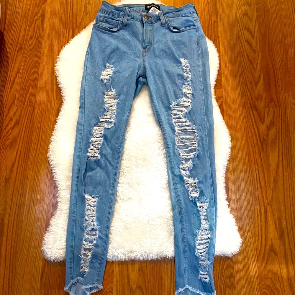 Ripped fahionnova jeans